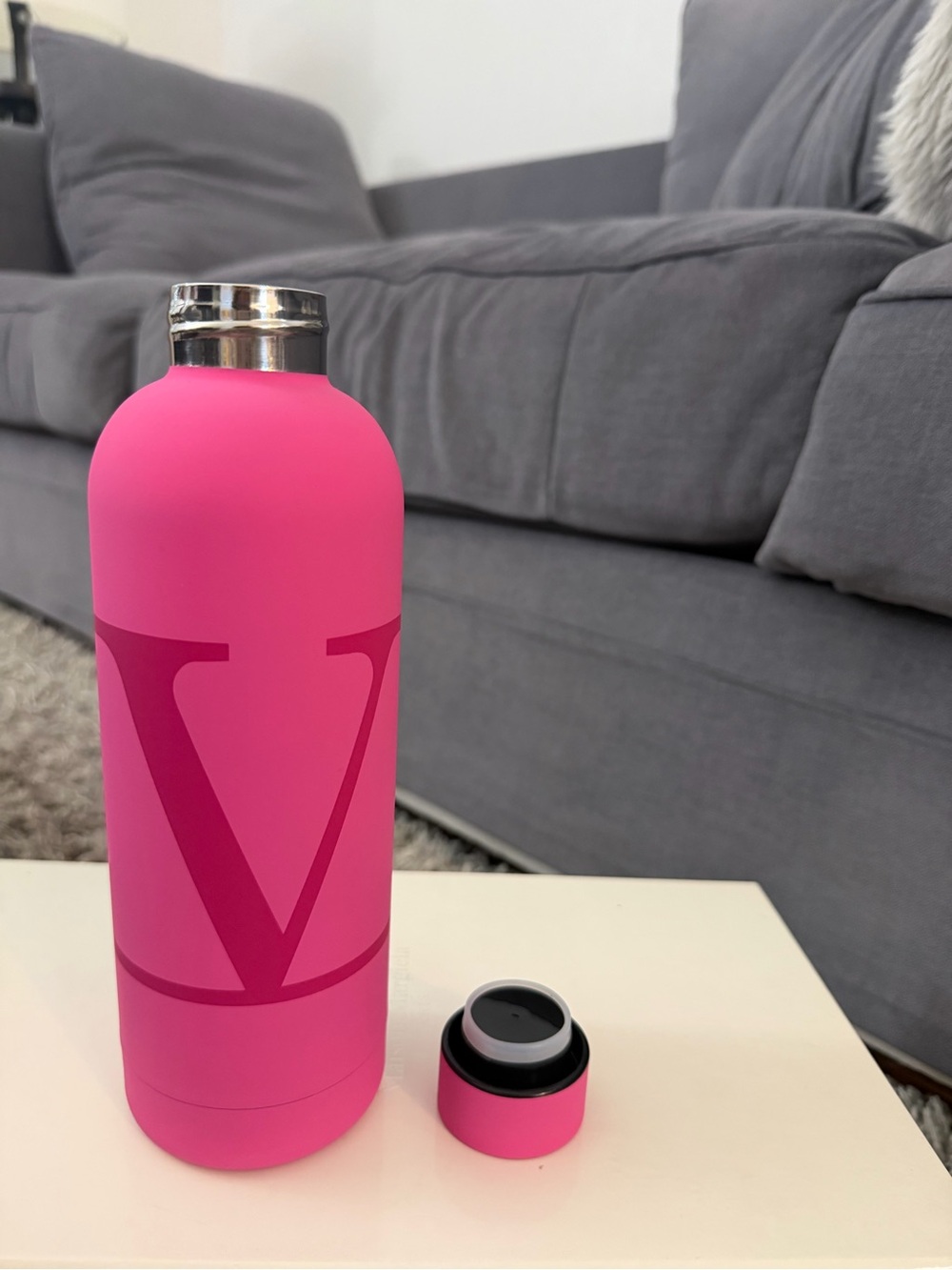 Valentino Hot Pink V-Logo Body Bottle - Picture 5 of 7